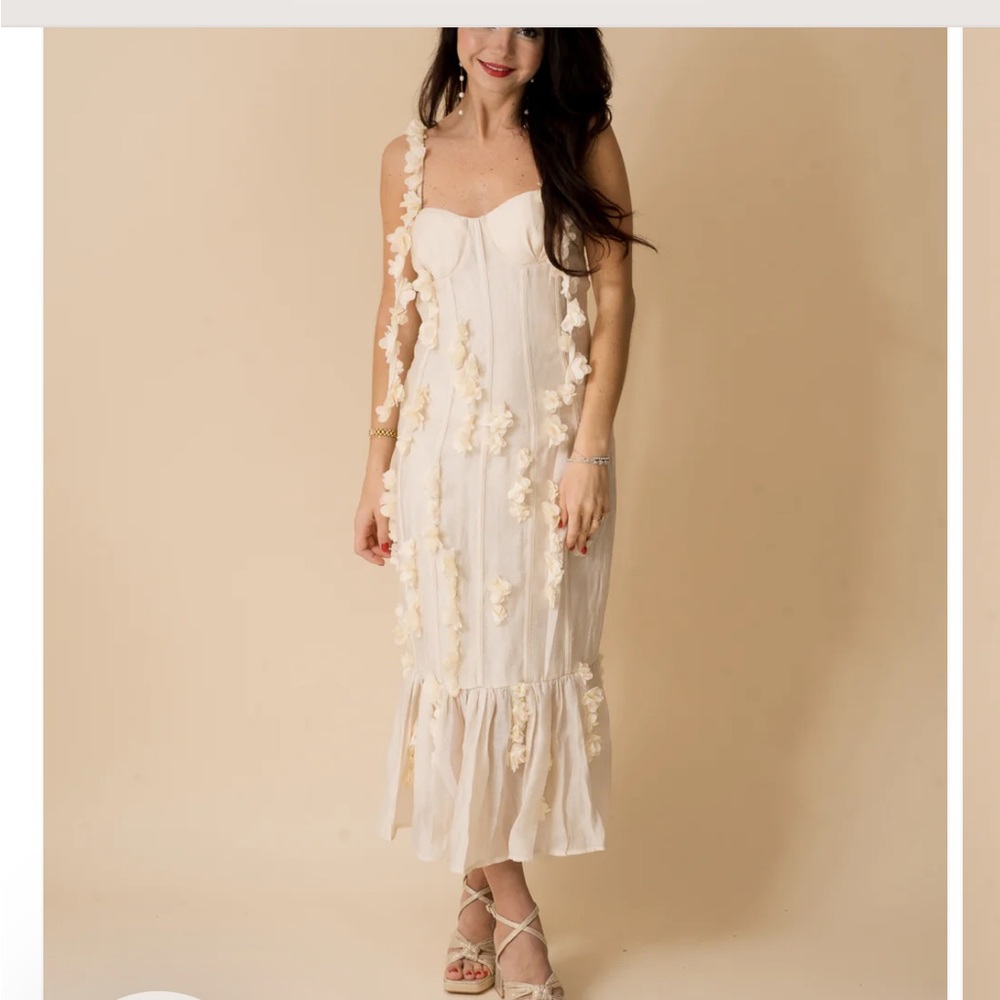 3d floral midi dress size Medium